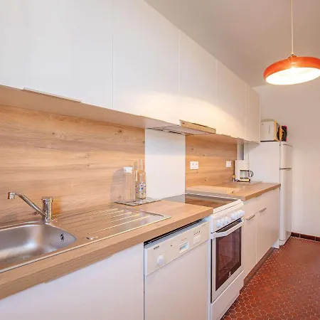 Apartment De Caractere Avec Balcon Et Parking A 2 Pas De La Plage, Centre Historique De - Fr-1-4-577 *